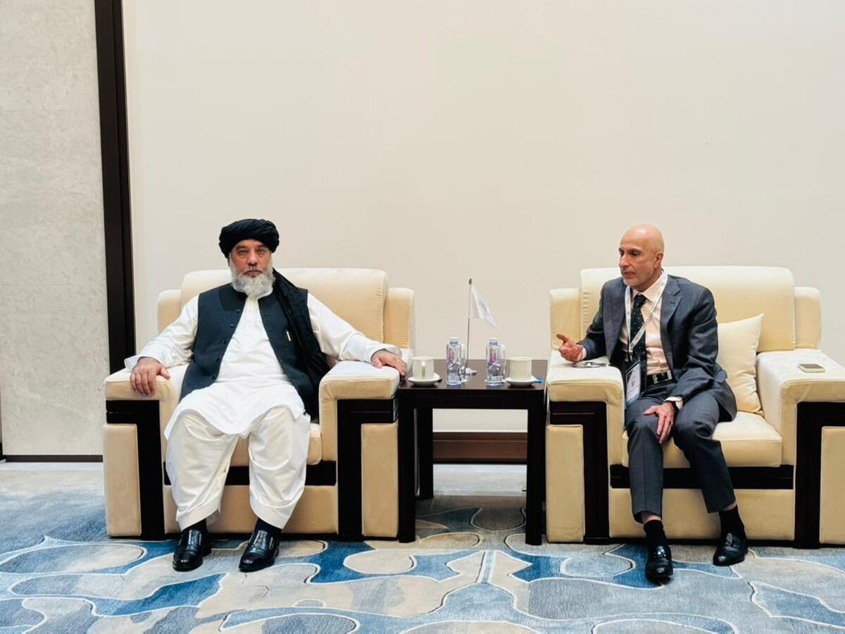 نورالدین عزیزی، در حاشیه کنگره جهانی مناطق آزاد با مقامات چین، ایران و عمان دیدار کرد