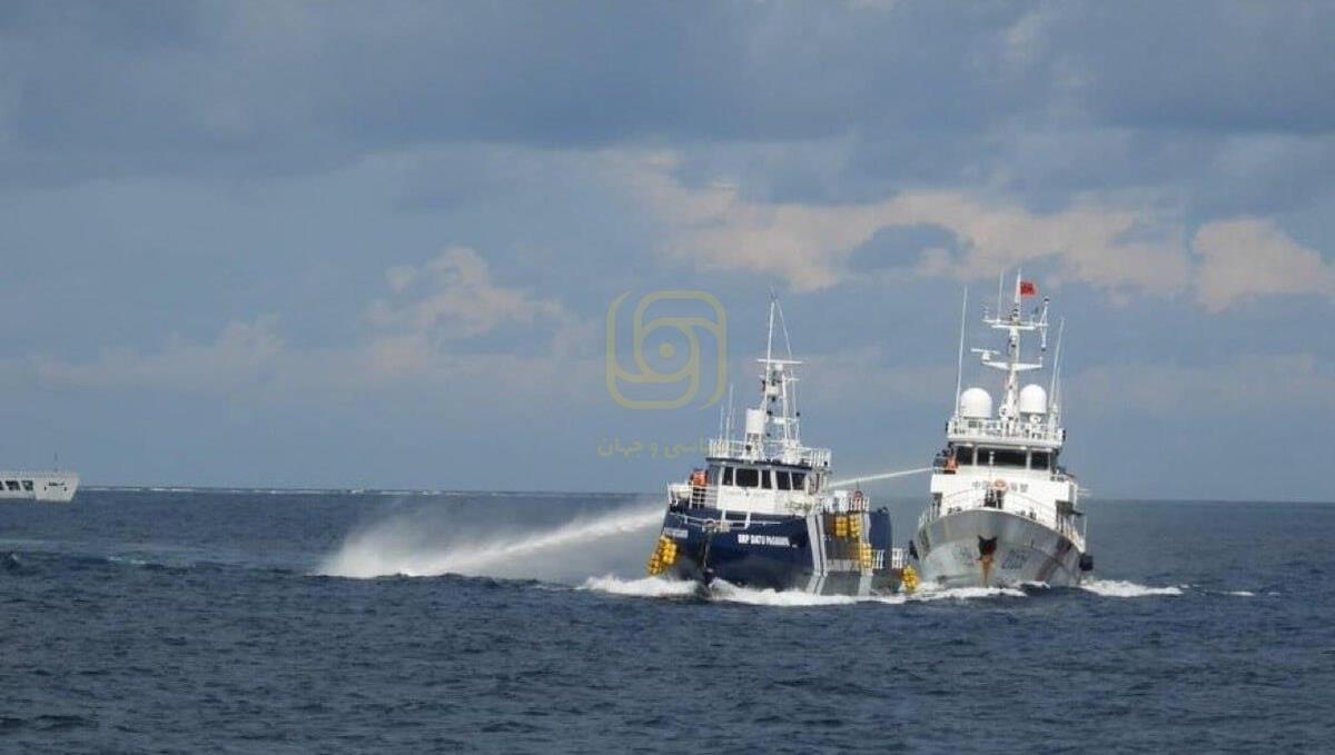 حمله گارد ساحلی چین به قایق فیلیپینی با «آب»!+فیلم