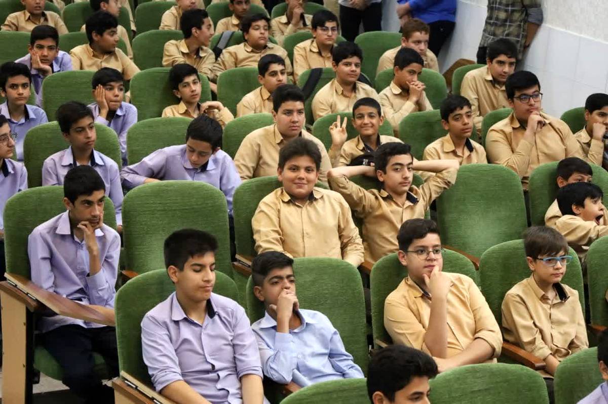 پایش عملکرد یادگیری سمپاد؛ تمرکز بر رشد درون‌مدرسه‌ای به جای رقابت بین مدارس