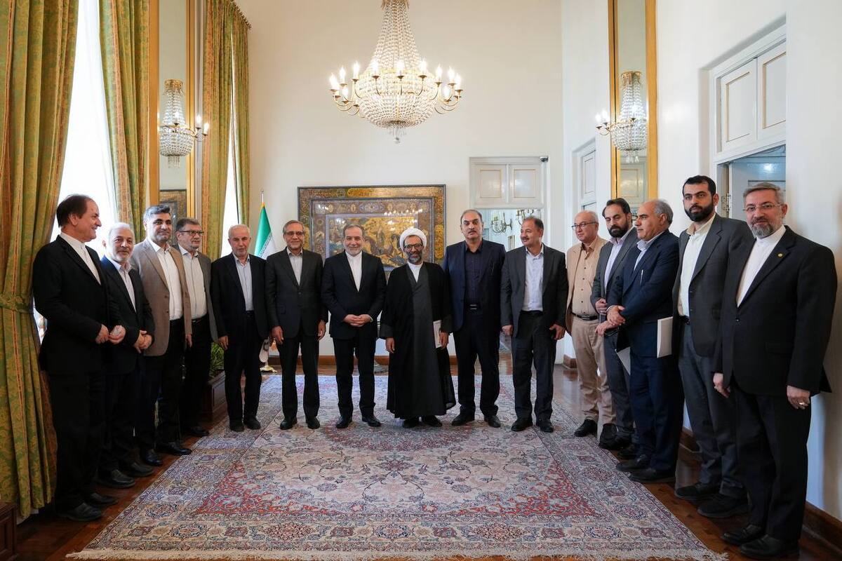 نشست فراکسیون حمایت از ایرانیان خارج از کشور با وزیر امور خارجه برگزار شد