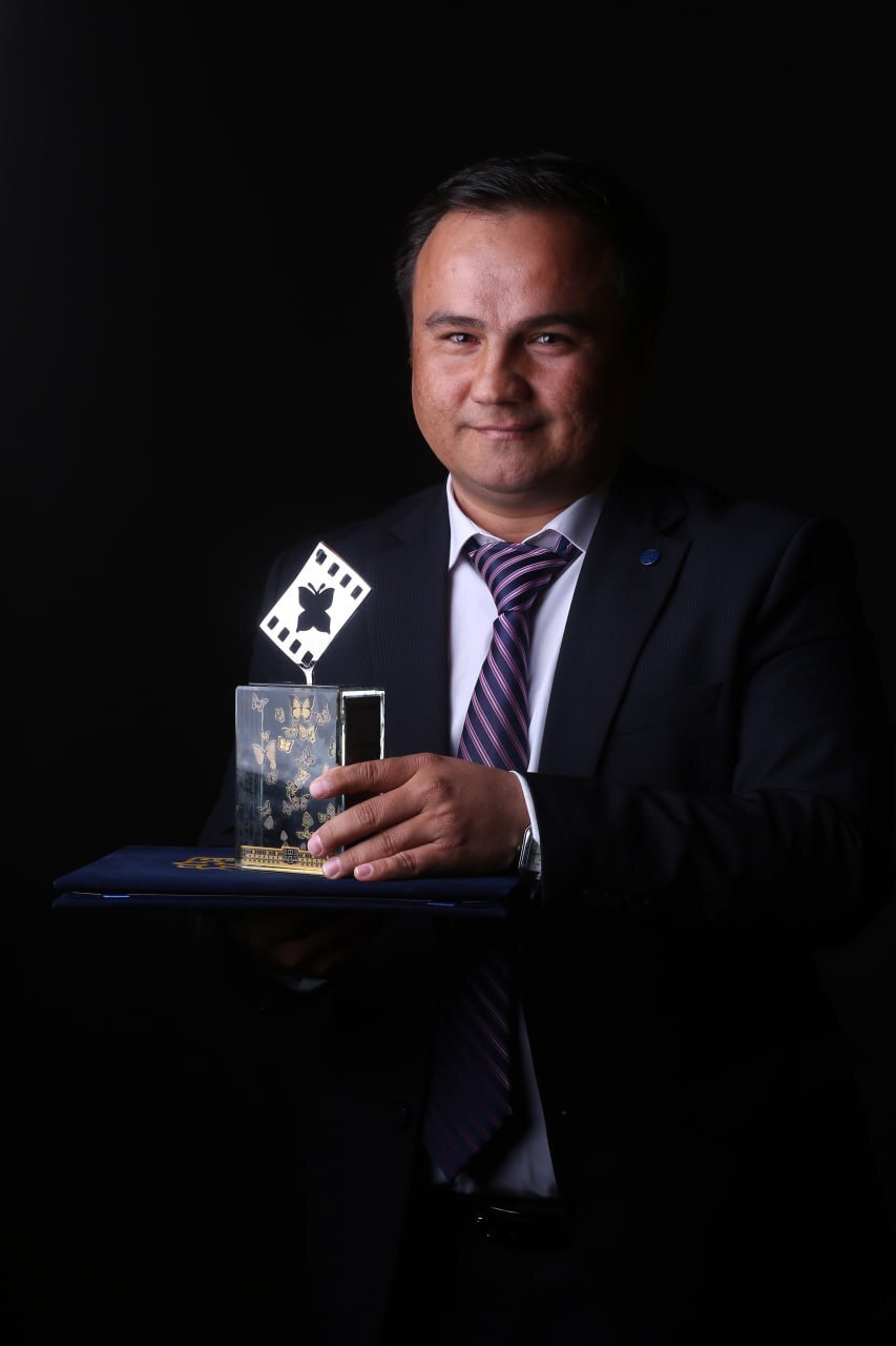 آرزوی کارگردان تاجیکستانی برای ساختن فیلمی از شاهنامه/ «ماهی در قلاب» از خانواده و امید میگوید آرزوی کارگردان تاجیکستانی برای ساختن فیلمی از شاهنامه/ «ماهی در قلاب» از خانواده و امید میگوید