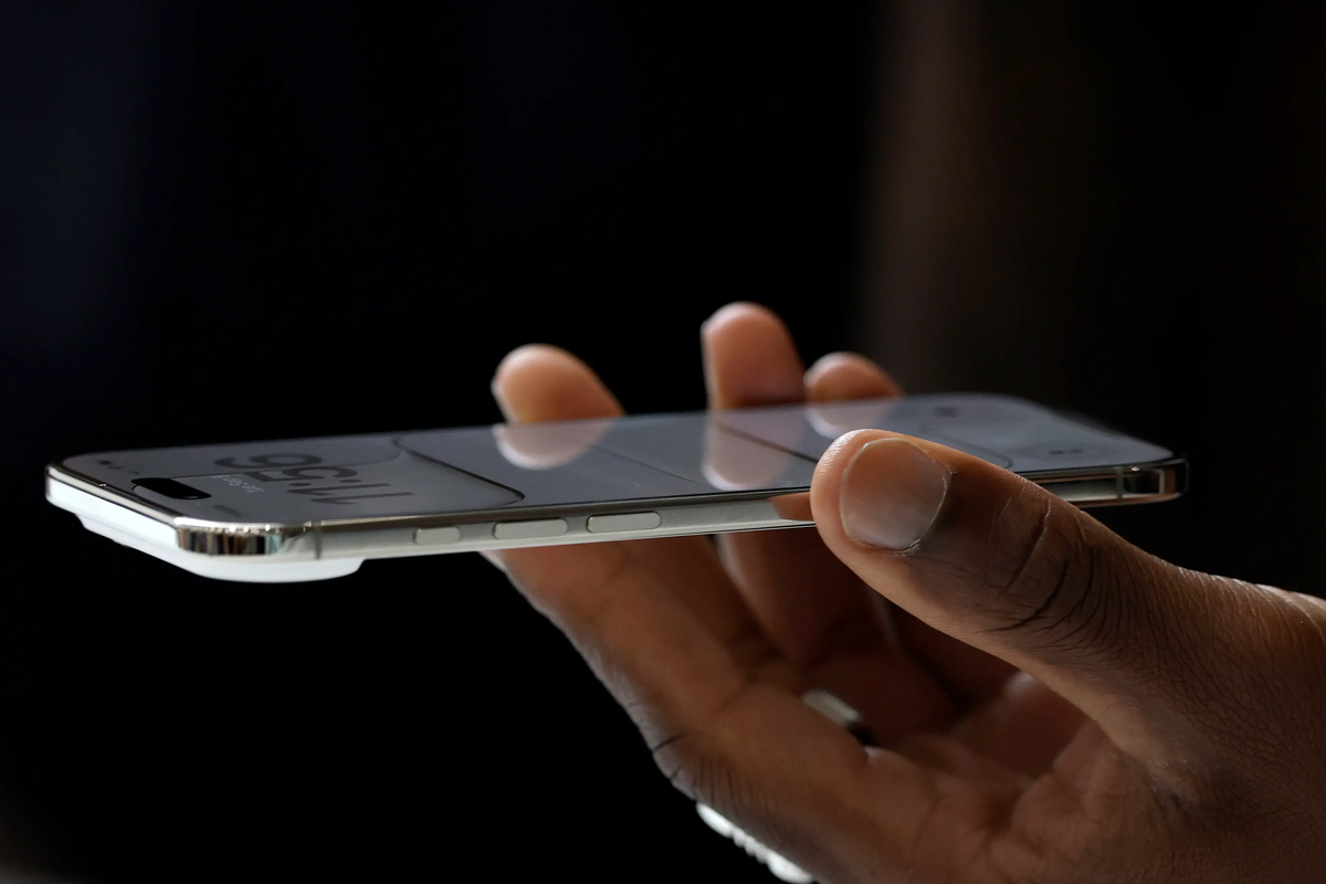 «باریک‌ترین آیفون تاریخ» به «پرمشکل‌ترین» محصول اپل تبدیل شد