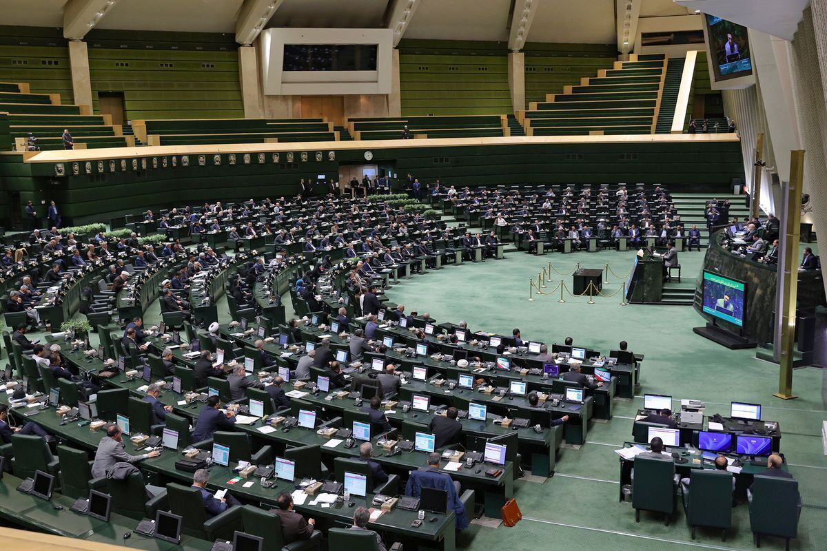 مخالفت با ۲ فوریت بررسی طرح منع تحویل اسناد CFT