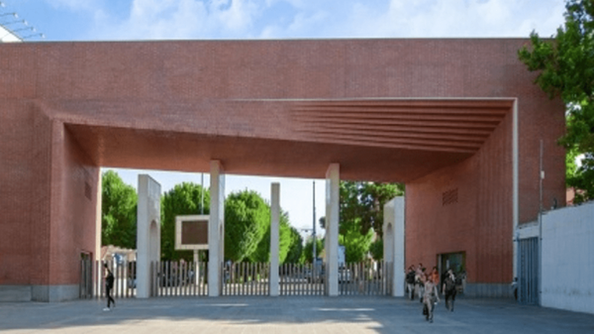 دانشجویان از محدود شدن به یک دانشکده‌ برحذر باشند