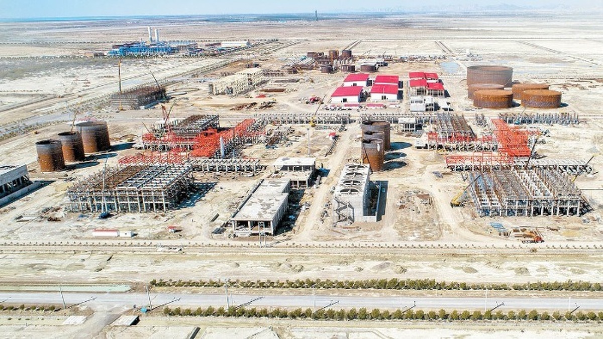 مهاجرت صنایع سنگین به مکران  نیروگاه 183 مگاواتی عملیاتی شد؛ 6 نیروگاه دیگر در فاز توسعه