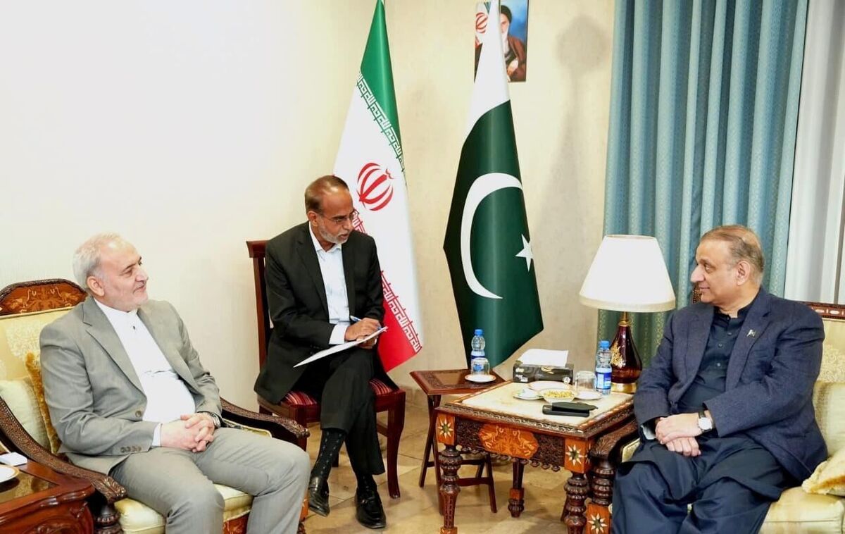 وزیر ارتباطات پاکستان: همیشه در خط مقدم تقویت همکاری‌ها با ایران باقی می‌مانیم
