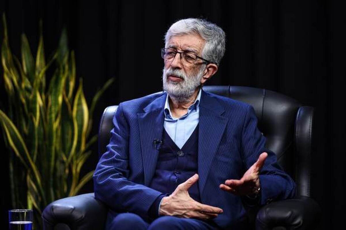 شعر انقلاب دائماً رو به تحول و پیشرفت است