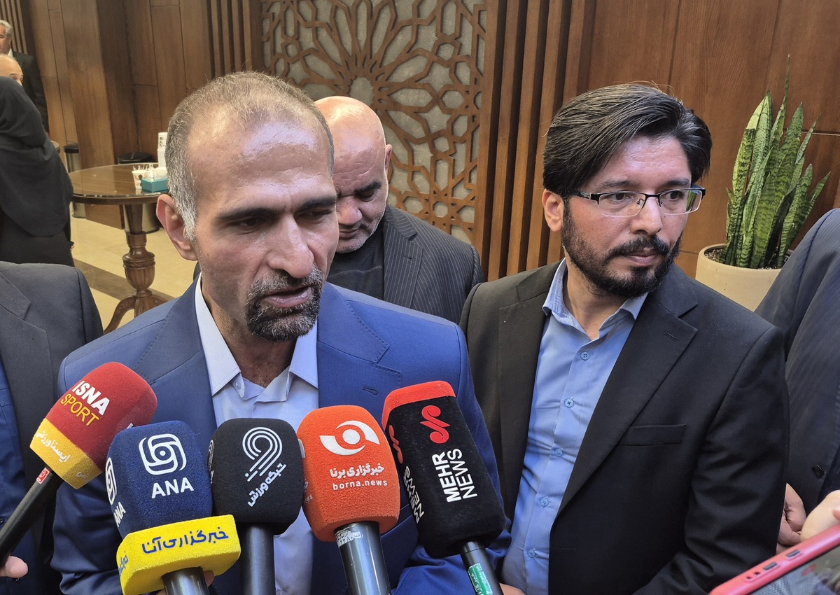 اسبقیان: مجموعه تنیس استقلال واگذار نمی شود  تلخابی: چوپان را با فدراسیون آشتی می دهم