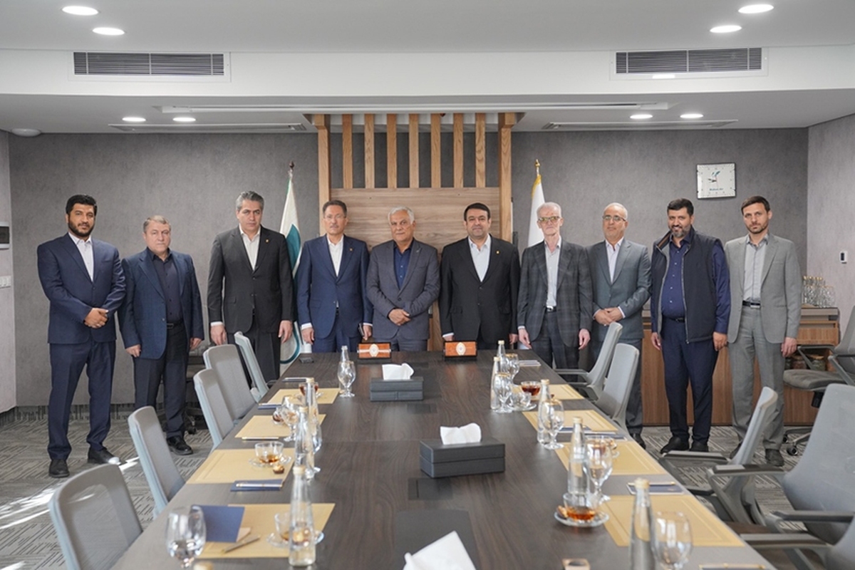 تفاهم‌نامه همکاری بانک ملی ایران و ماهان برای توسعه ناوگان هوایی کشور   نجارزاده: بانک ملی ایران خود را متعهد به پشتیبانی از بخش‌های زیربنایی می‌داند