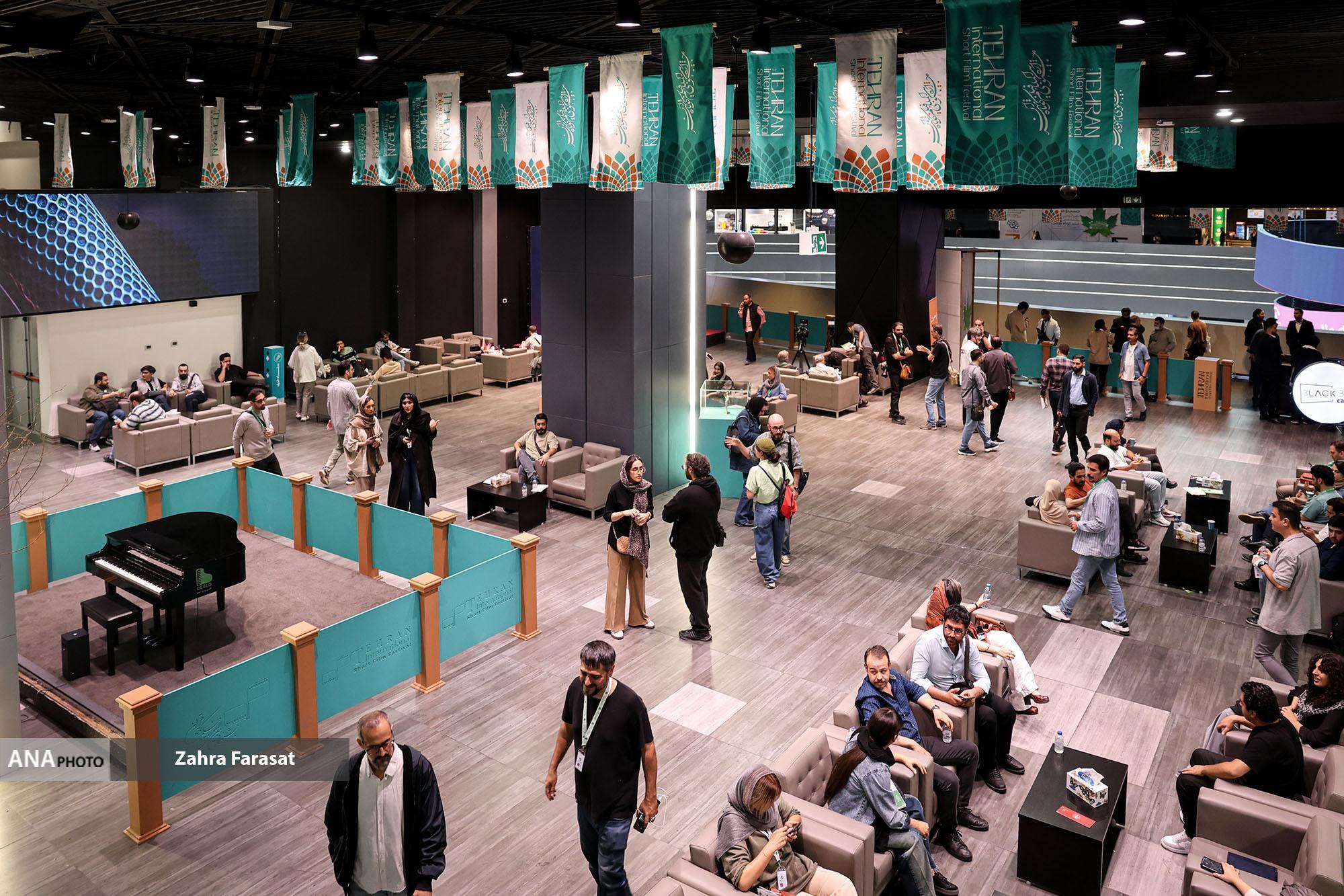 جشنواره‌ای که پرشور آغاز شد/ ازدحام سینمایی برای تماشای خلاقیت جوانان