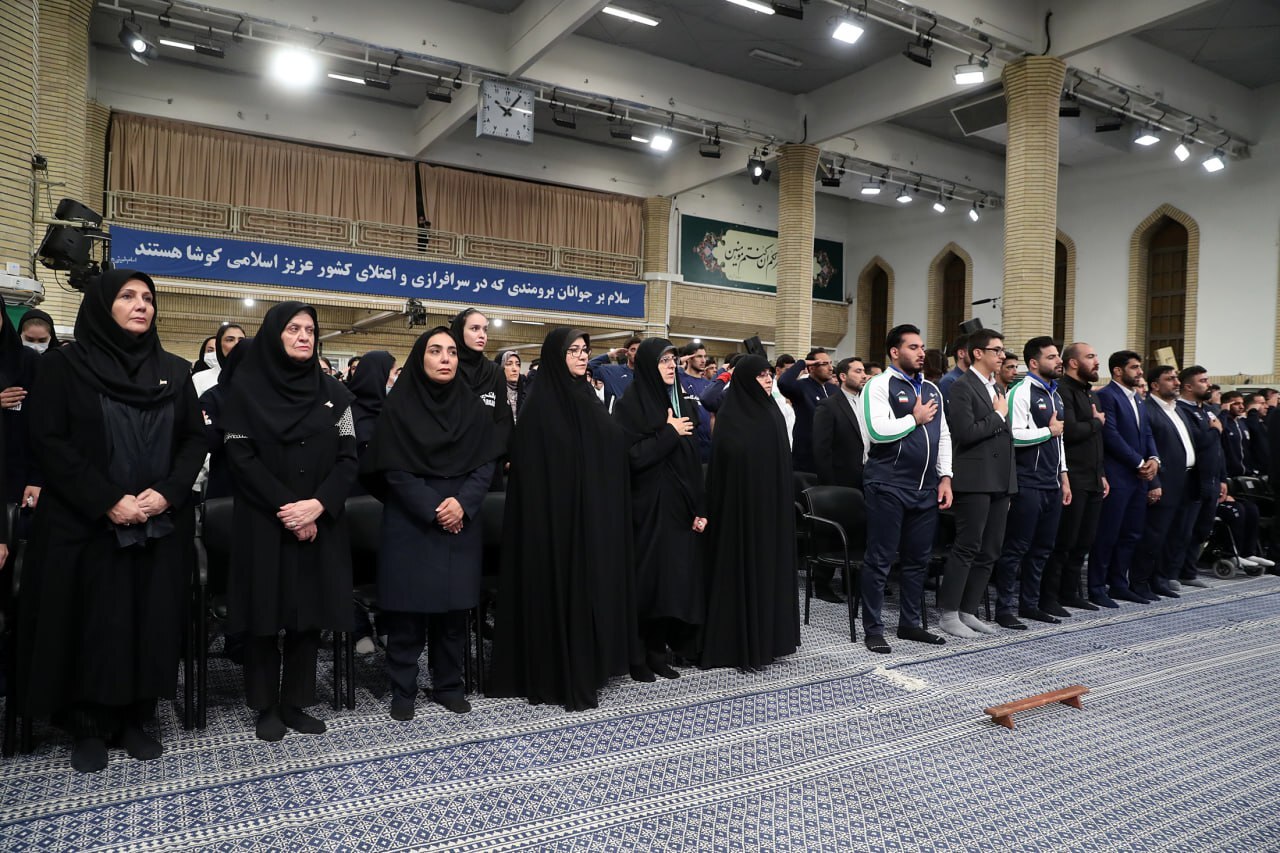 ایران قوی در حسینیه امام خمینی (ره)؛ همت بلند ورزشکاران و لبخند رهبر ایران قوی در حسینیه امام خمینی (ره)؛ همت بلند ورزشکاران و لبخند رهبر