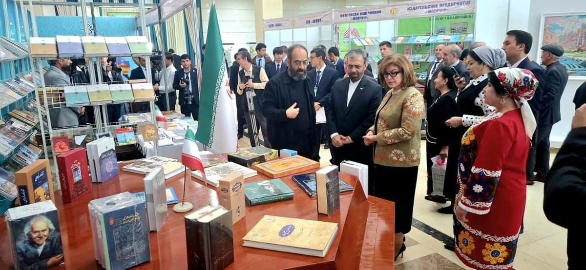 سیزدهمین نمایشگاه بین‌المللی کتابِ دوشنبه آغاز به کار کرد