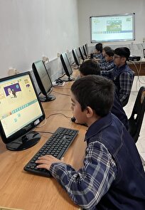دانش‌آموزان-سما-با-برنامه‌نویسی-آینده-را-کدنویسی-می‌کنند