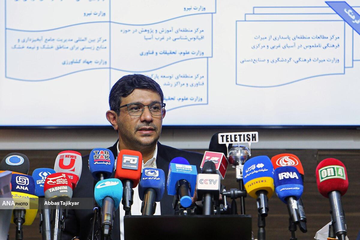 پیشنهاد برگزاری جایزه «اخلاق ابن سینا» و ثبت روز جهانی زبان فارسی  تقویت ۱۸ کرسی یونسکو در دانشگاه‌های ایران و خارج از کشور