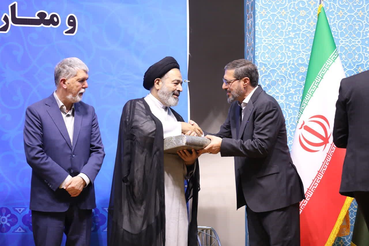 تکریم و معارفه رئیس سازمان حج و زیارت برگزار شد/ تاکید بر «حج هوشمند» در دوره جدید