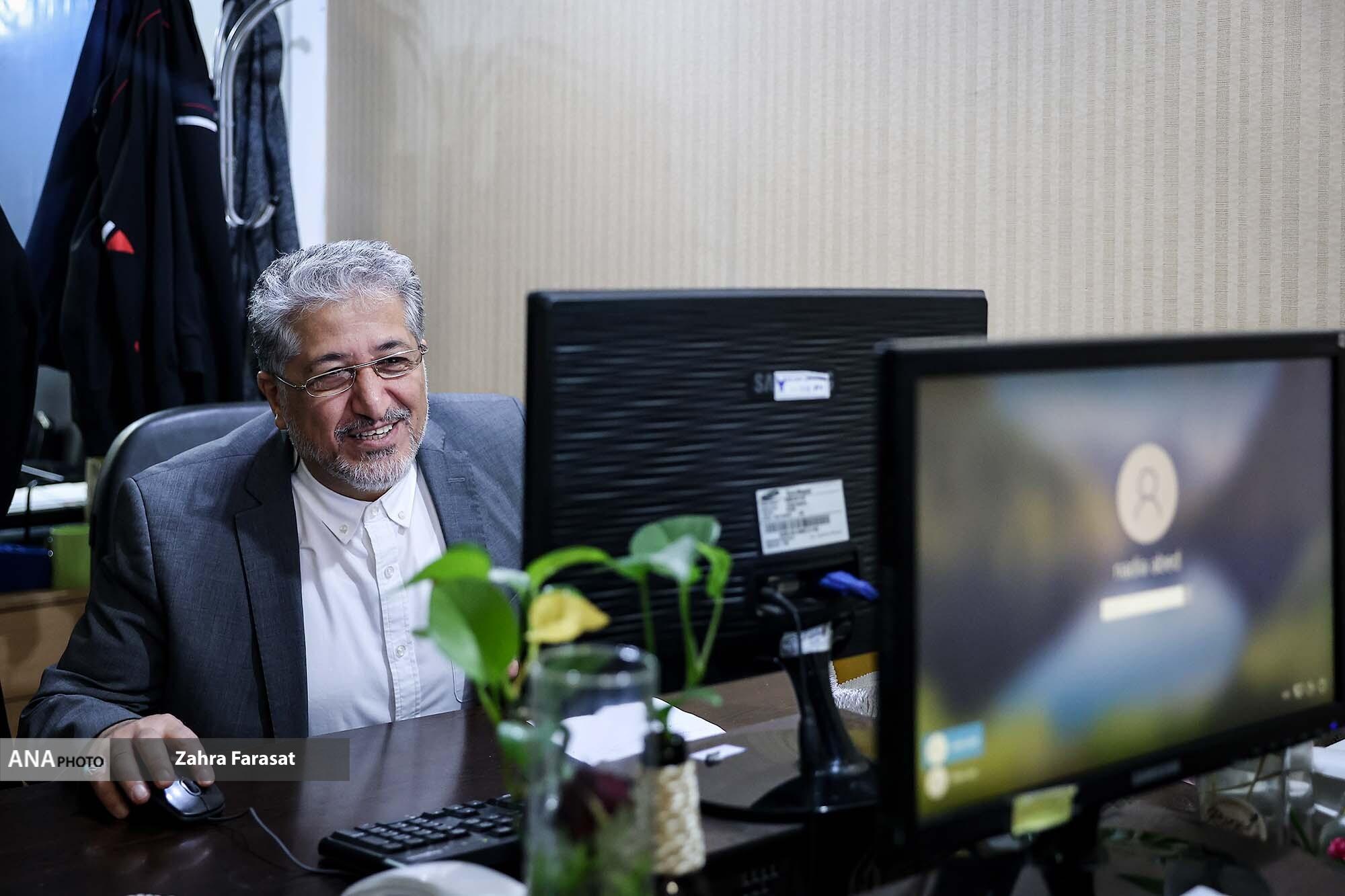 رئیس دانشگاه آزاد اسلامی از تحریریه خبرگزاری آنا بازدید کرد