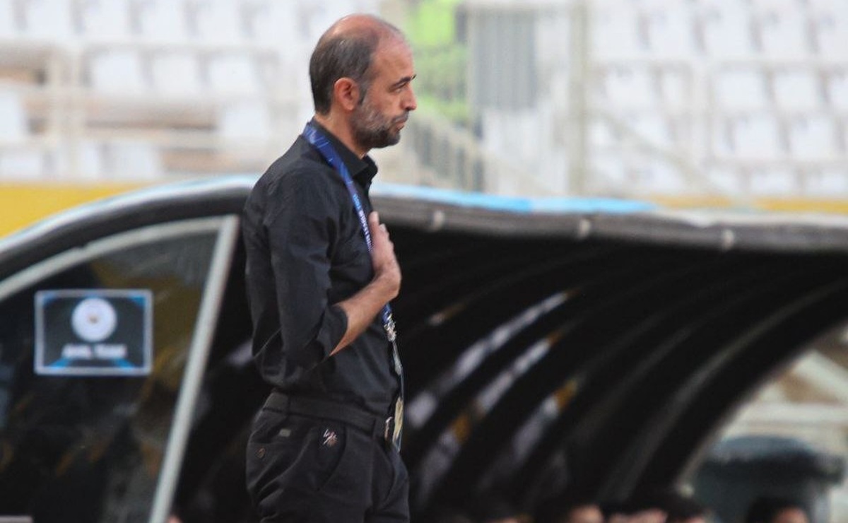 نویدکیا: فوتبالی خوب اما در ضربات آخر بی‌دقت بودیم  وظیفه دفاع از همه بازیکنان را دارم