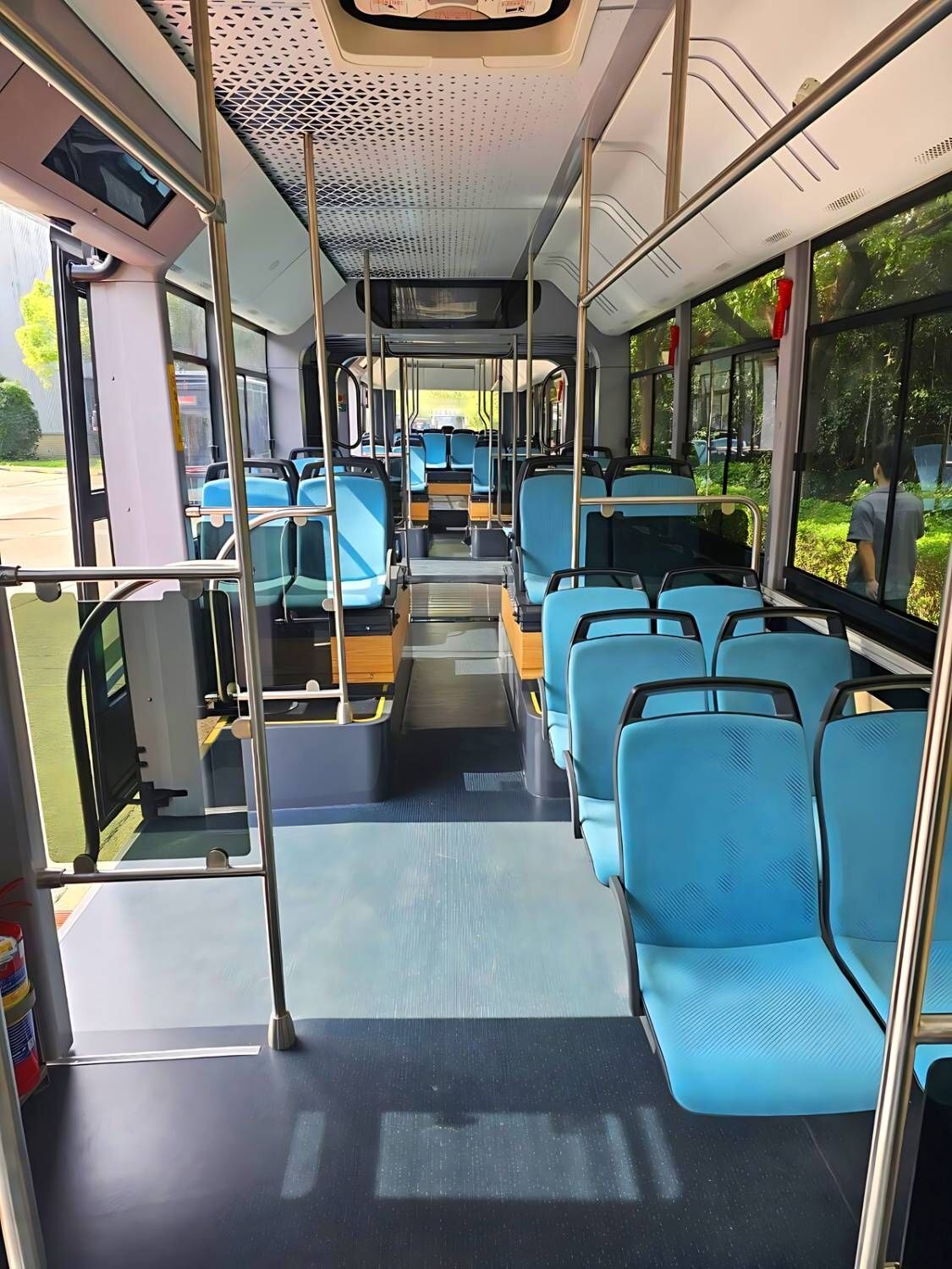 انتشار نخستین تصاویر از متروباس‌های جدید تهران