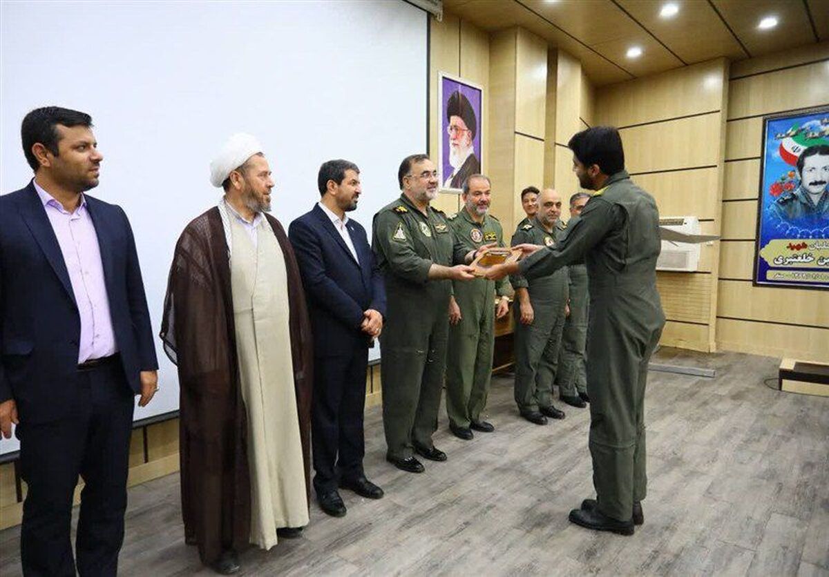 مراسم دانش‌آموختگی خلبانان F۴ نیروی هوایی ارتش در پایگاه شهید نوژه برگزار شد
