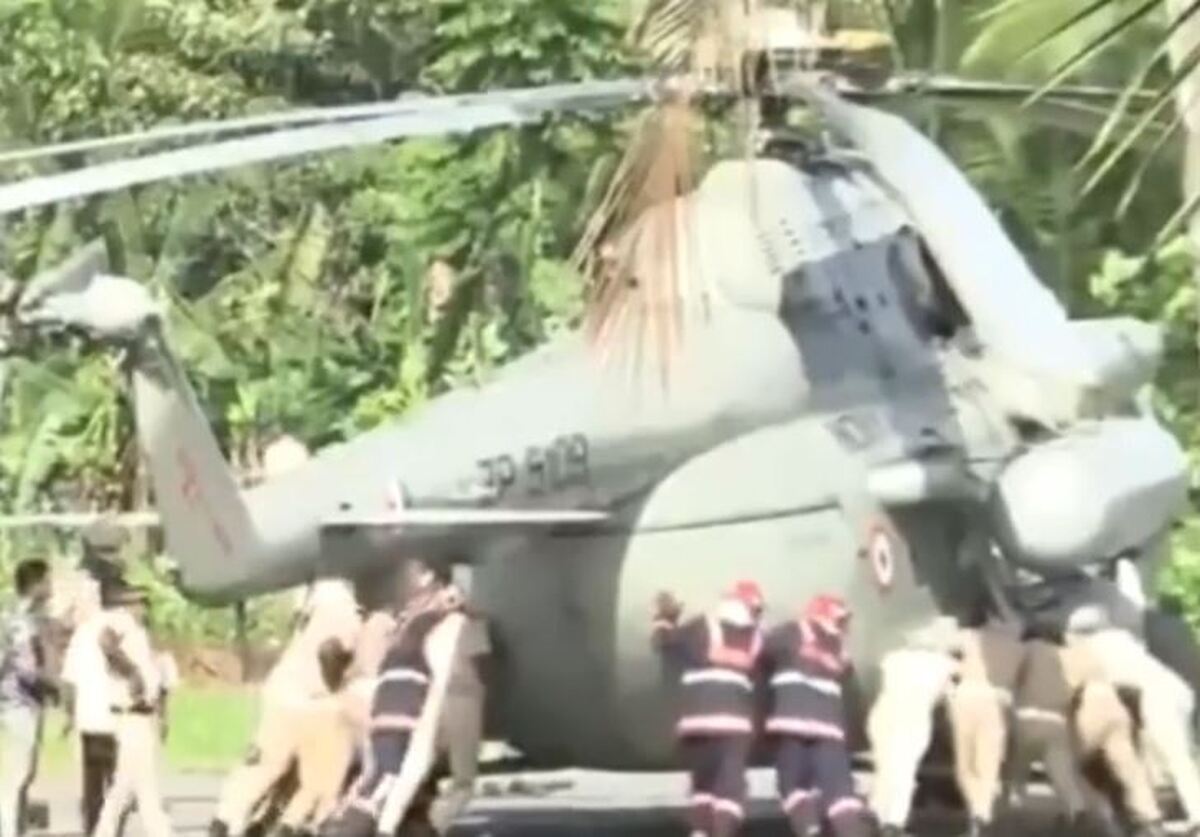 بالگرد رئیس‌جمهور هند دچار سانحه شد+فیلم