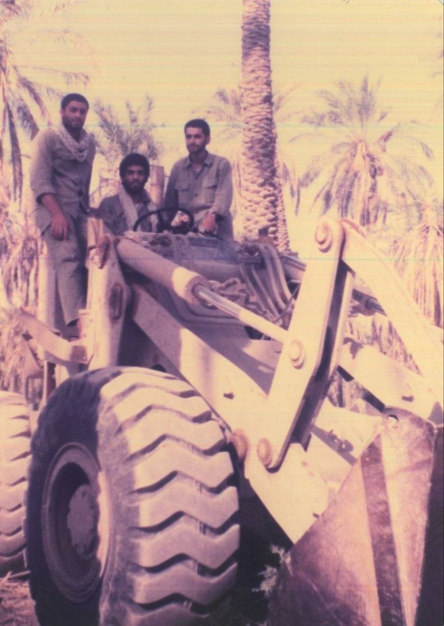 انتشار تصاویر حضور دکتر مهدی طهرانچی در جبهه‌های دفاع مقدس