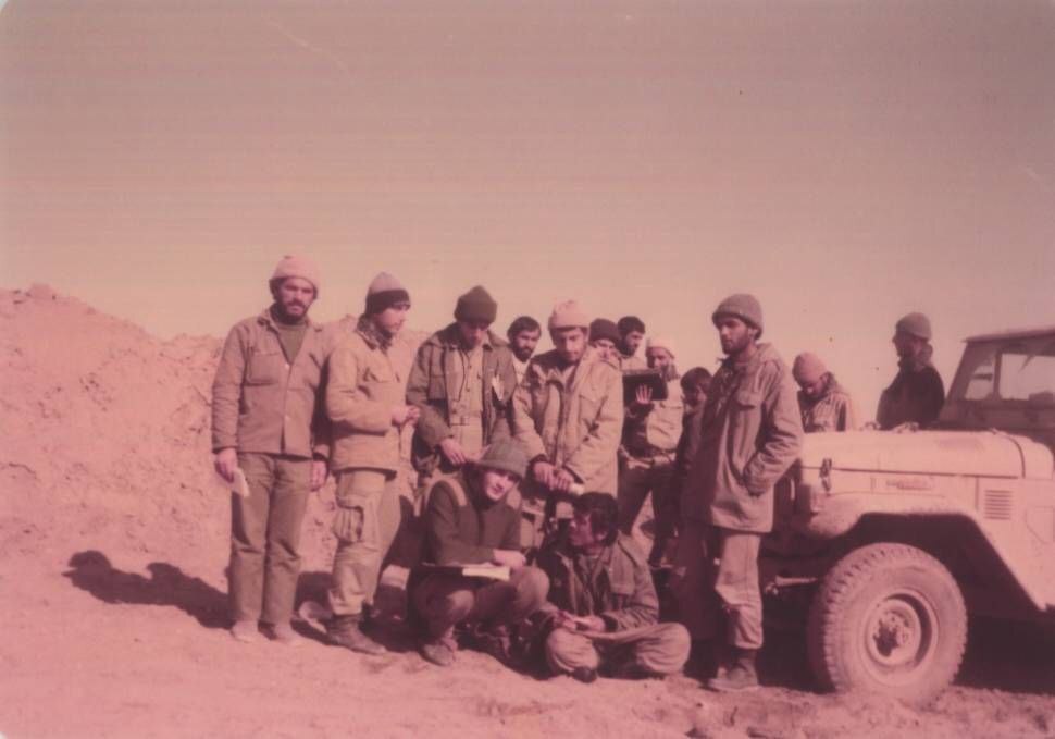 انتشار تصاویر حضور دکتر مهدی طهرانچی در جبهه‌های دفاع مقدس