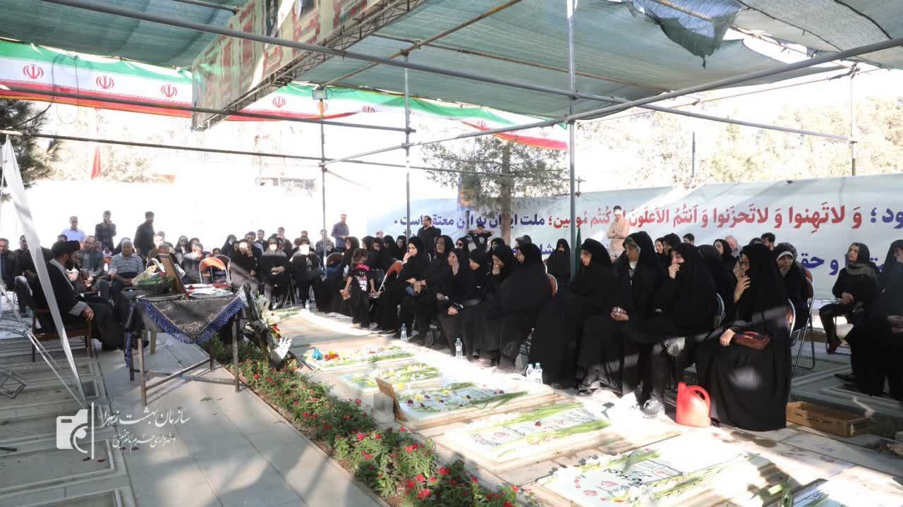 برگزاری مراسم چهلمین روز خاکسپاری اسماعیل پاشایی در بهشت زهرا (س) برگزاری مراسم چهلمین روز خاکسپاری اسماعیل پاشایی در بهشت زهرا (س)