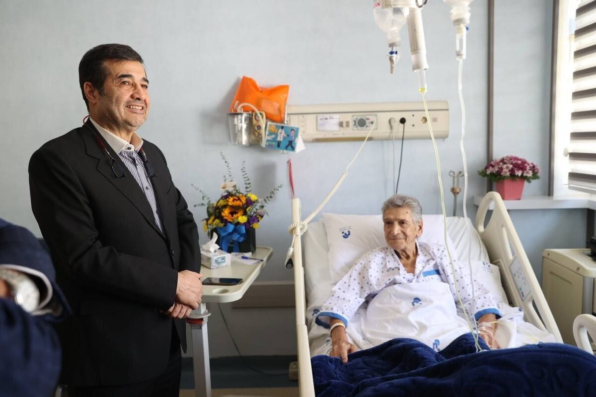 عیادت دنیامالی از پیشکسوت استقلال