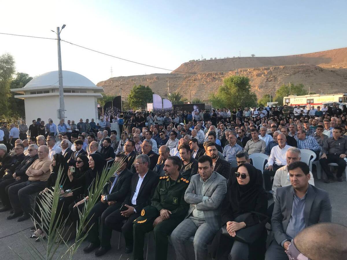 احمد پژمان در زادگاهش لار آرام گرفت