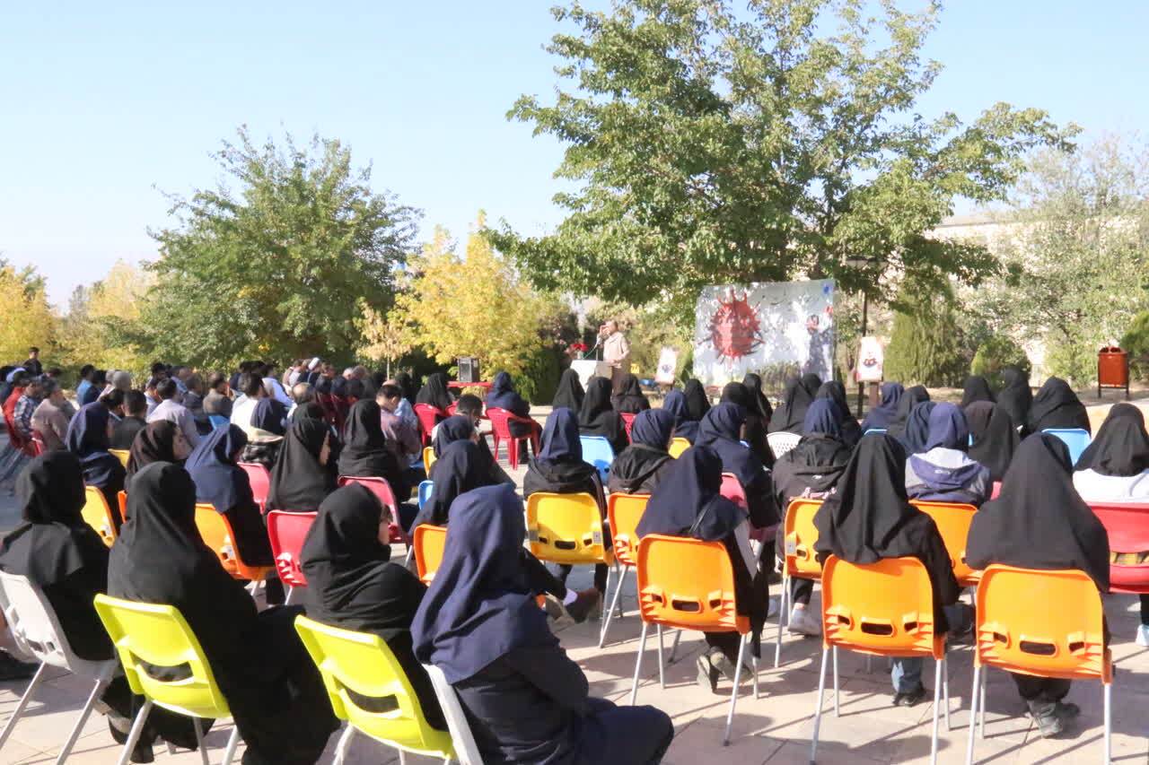 تحولات اخیر جهان نشان داد مقاومت ملتها برگرفته از مکتب دفاع مقدس است تحولات اخیر جهان نشان داد مقاومت ملتها برگرفته از مکتب دفاع مقدس است