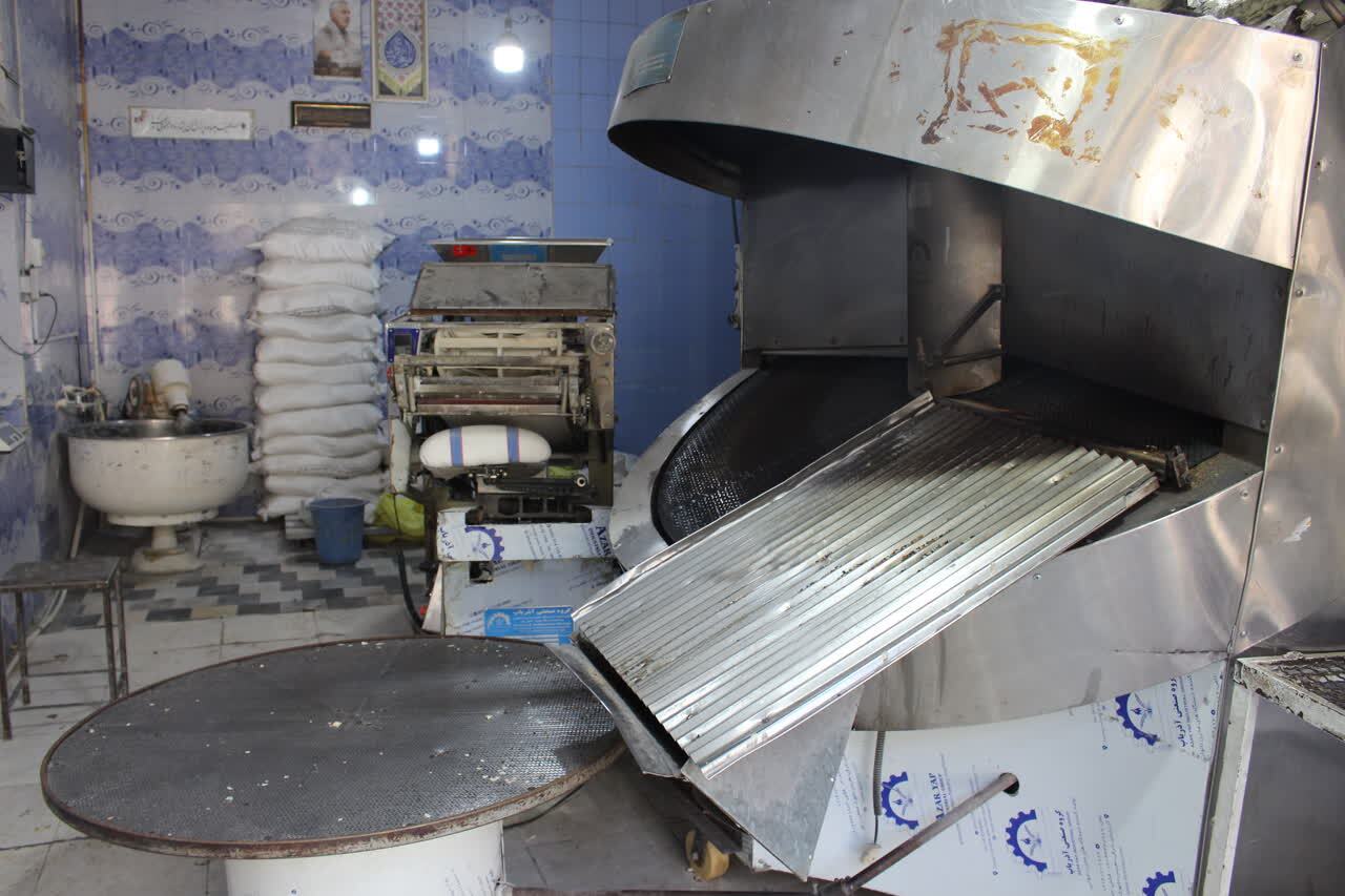 نان اینجا خوشمزهتر است نان اینجا خوشمزهتر است