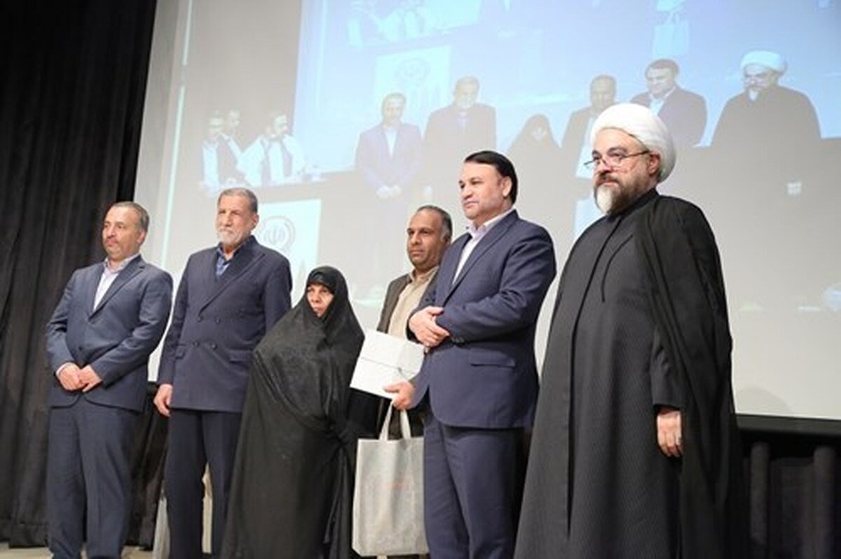 مراسم گرامیداشت هفته دفاع مقدس و یادواره ۴۳ شهید بانک سپه برگزار شد