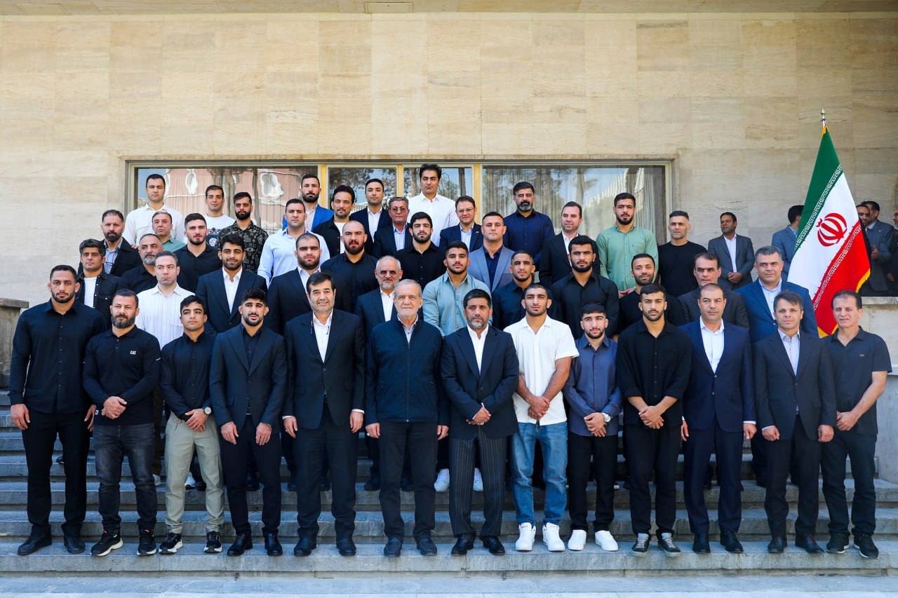 پزشکیان: با تعصبی که نمونه‌اش را در شما ورزشکاران مشاهده کردیم، در تمامی حوزه‌ها در مسیر موفقیت گام برمی‌داریم