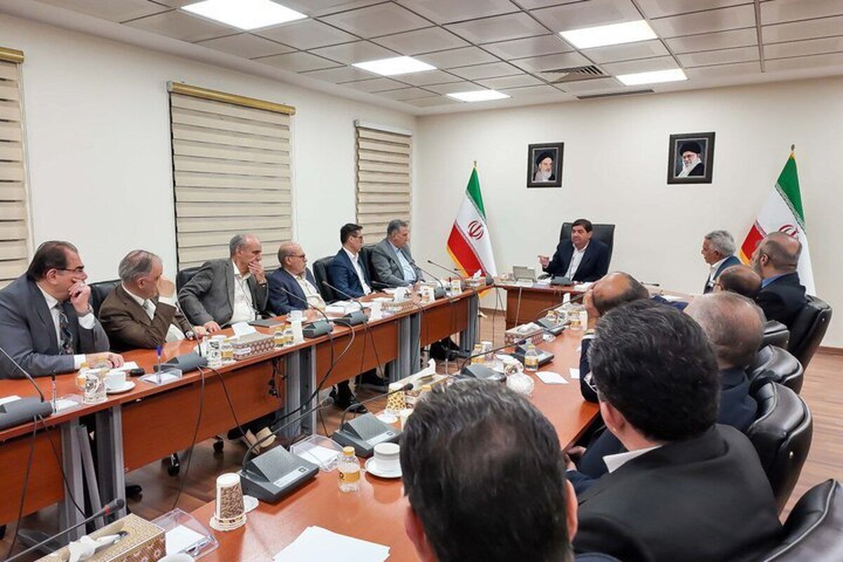 مخبر: چاره‌ای جز کاهش حجم قوانین و بروکراسی‌های دست‌وپاگیر نداریم