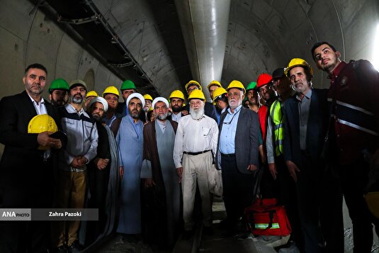 بازدید اعضای شوراهای شهر از خط ۱۰ مترو