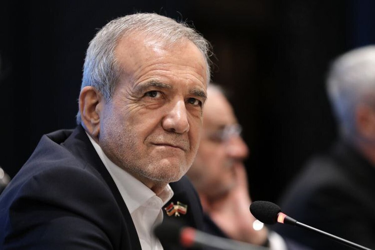 تأکید رئیس‌جمهور بر ضرورت طراحی نقشه جامع توسعه کشور با مشارکت نخبگان  امضاء هفت تفاهم‌نامه برای احیای دریاچه ارومیه