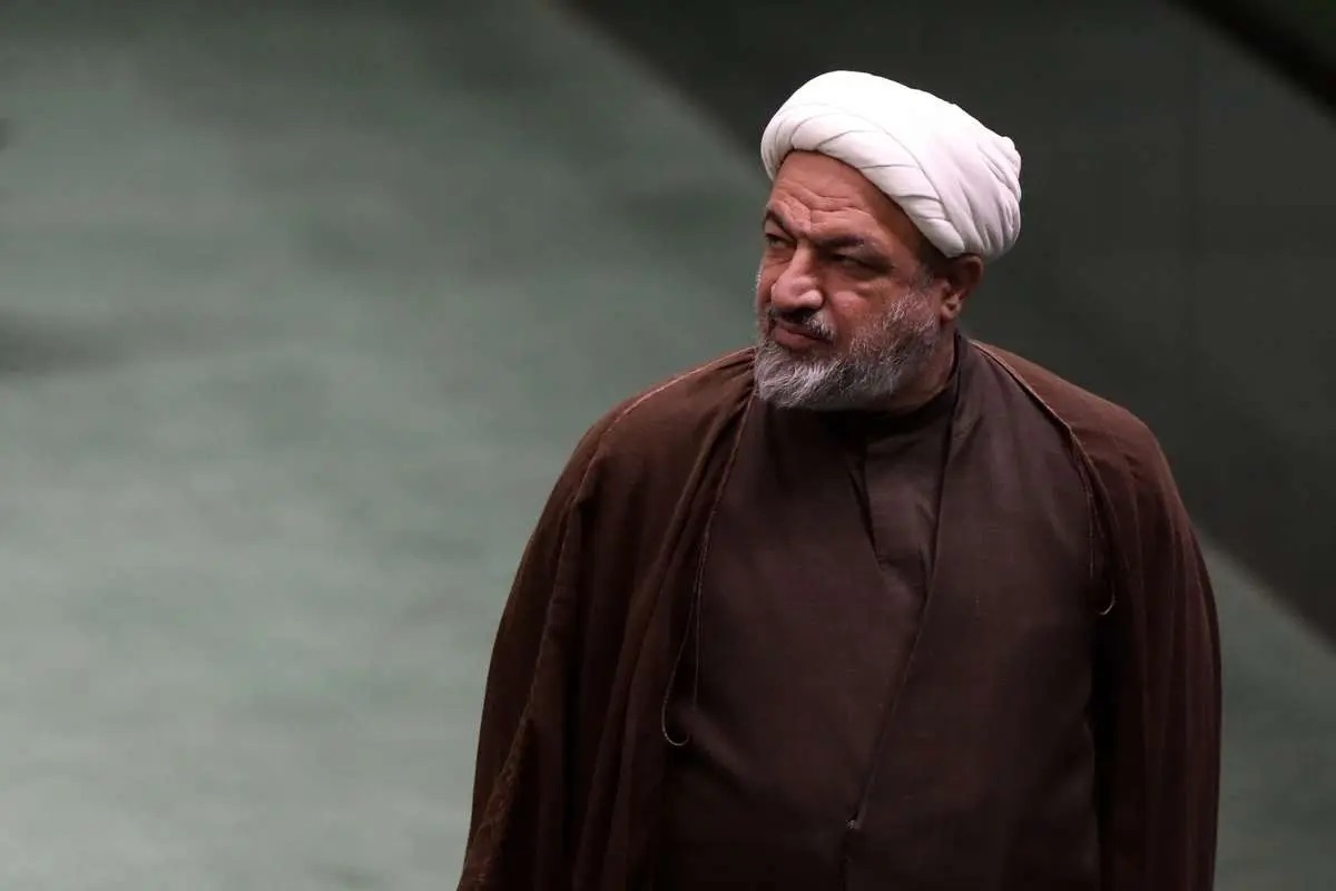 تذکر درباره تابعیت آلمانی فرزند عارف و حضور مدیران بازنشسته در دولت