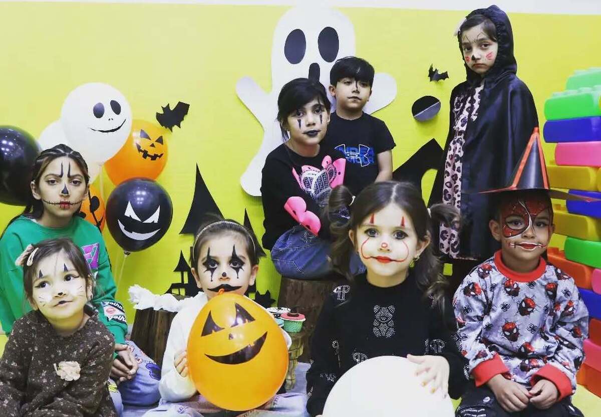 از هالووین تا هویت؛ وقتی کودکان با نقاب‌های غربی بزرگ می‌شوند
