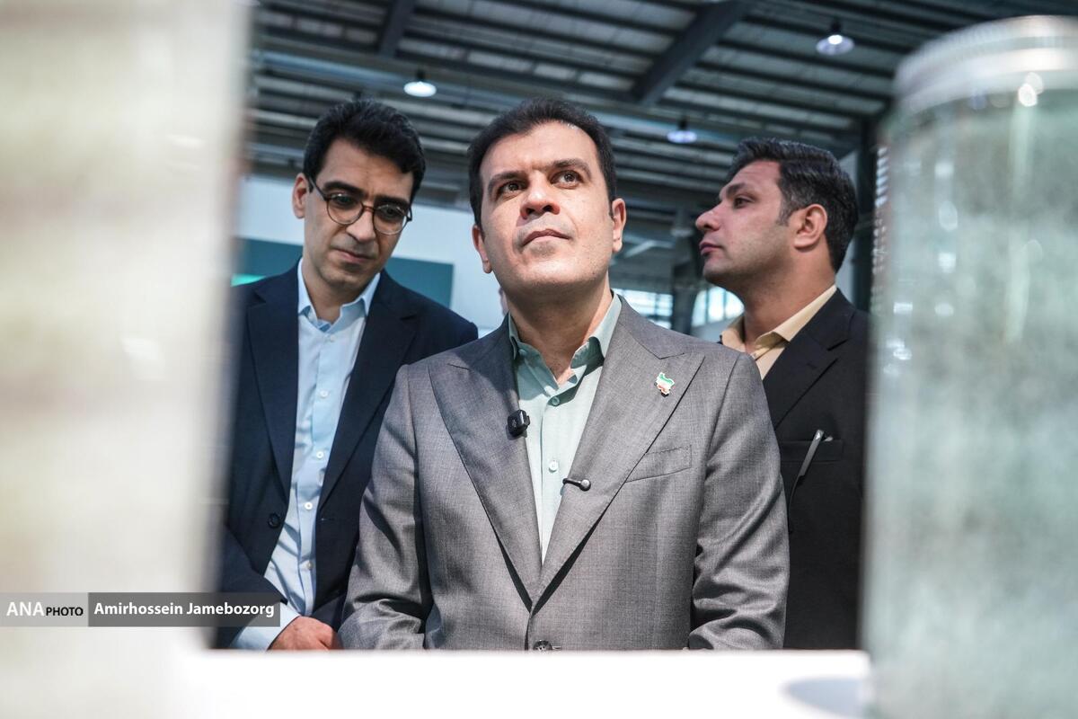 افشین: ۱۷۳۵ محصول نانو ایرانی به ۶۳ کشور صادر شده است