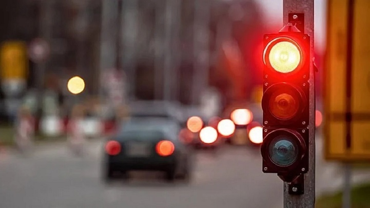 تشدید نمرات منفی برای رانندگان متخلف؛ عبور از چراغ قرمز تا ۱۰ نمره منفی