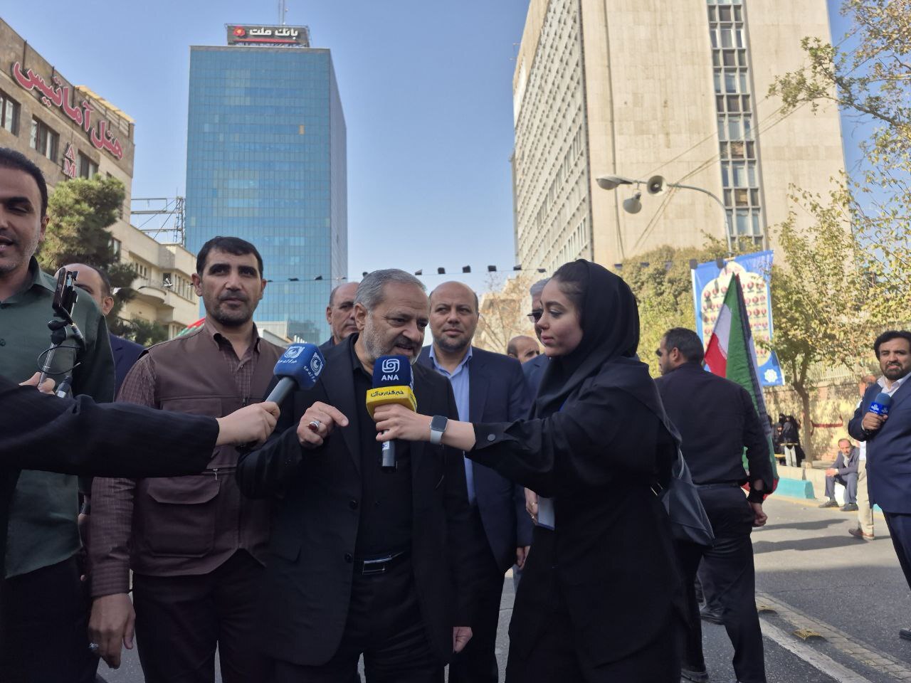 فریاد استکبارستیزی  در روز ۱۳ آبان طنین‌انداز شد/ ایران سراسر مرگ بر آمریکا است