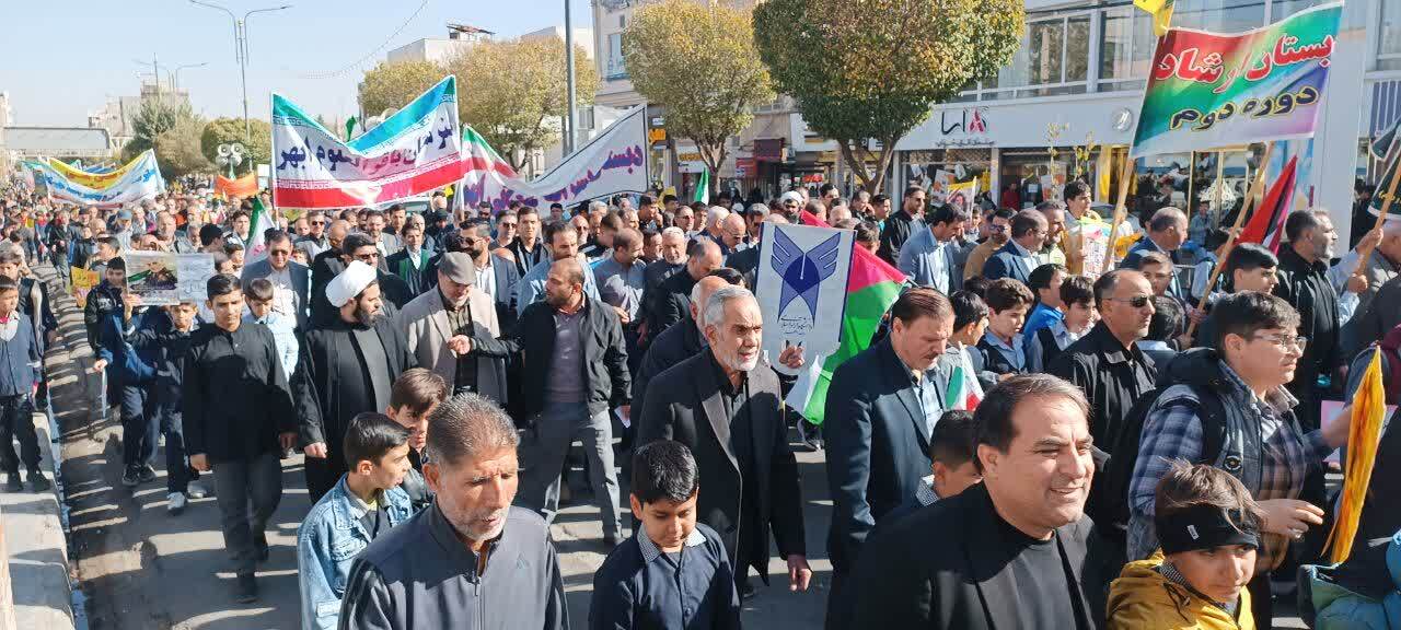 حماسه ملت، ایران را درنوردید/ پیام دانشآموزان به دشمنان؛ شعلهورتر از موشک هستیم + فیلم و عکس حماسه ملت، ایران را درنوردید/ پیام دانشآموزان به دشمنان؛ شعلهورتر از موشک هستیم + فیلم و عکس