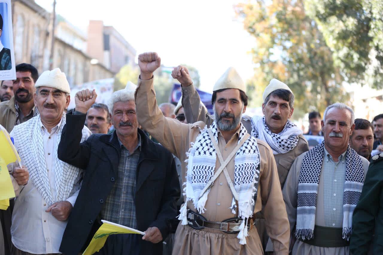 حماسه ملت، ایران را درنوردید/ پیام دانشآموزان به دشمنان؛ شعلهورتر از موشک هستیم + فیلم و عکس حماسه ملت، ایران را درنوردید/ پیام دانشآموزان به دشمنان؛ شعلهورتر از موشک هستیم + فیلم و عکس