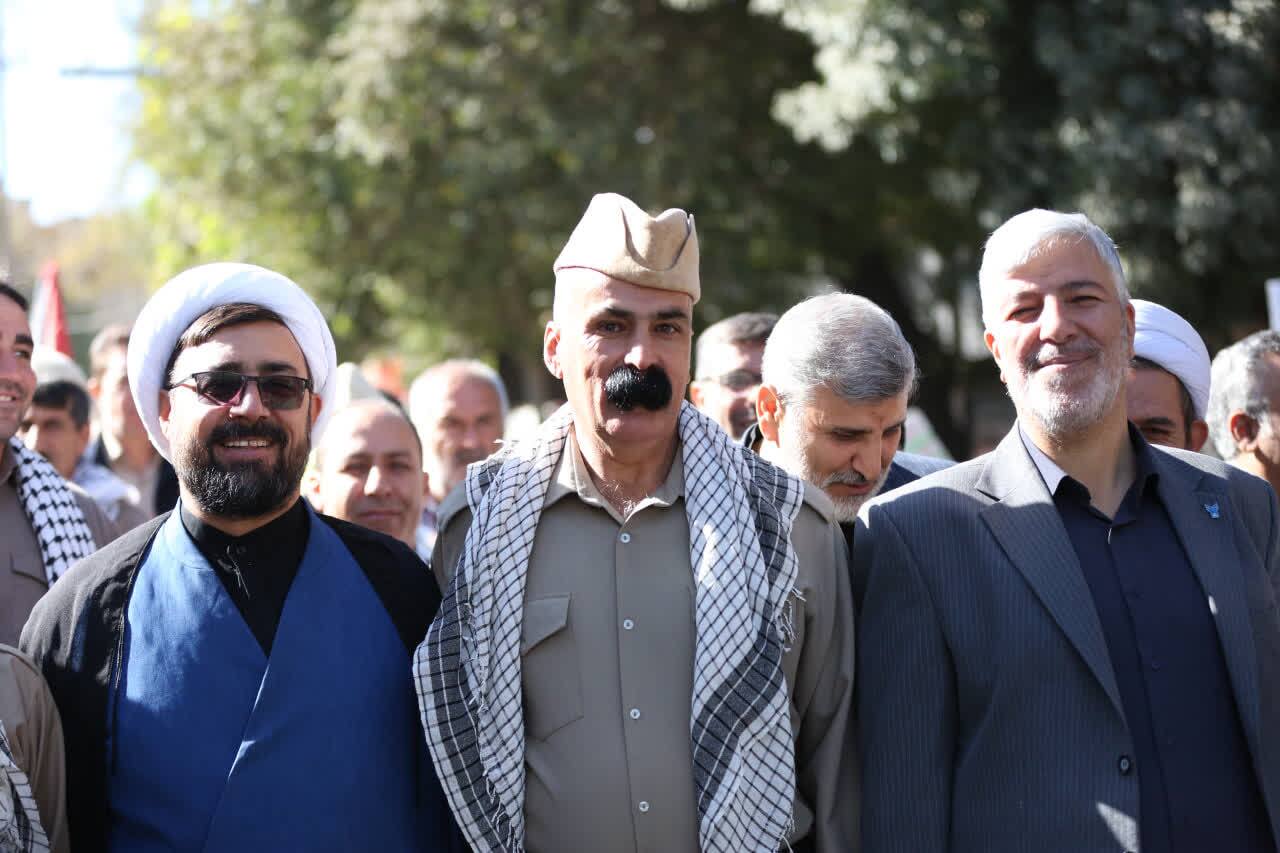 حماسه ملت، ایران را درنوردید/ پیام دانشآموزان به دشمنان؛ شعلهورتر از موشک هستیم + فیلم و عکس حماسه ملت، ایران را درنوردید/ پیام دانشآموزان به دشمنان؛ شعلهورتر از موشک هستیم + فیلم و عکس