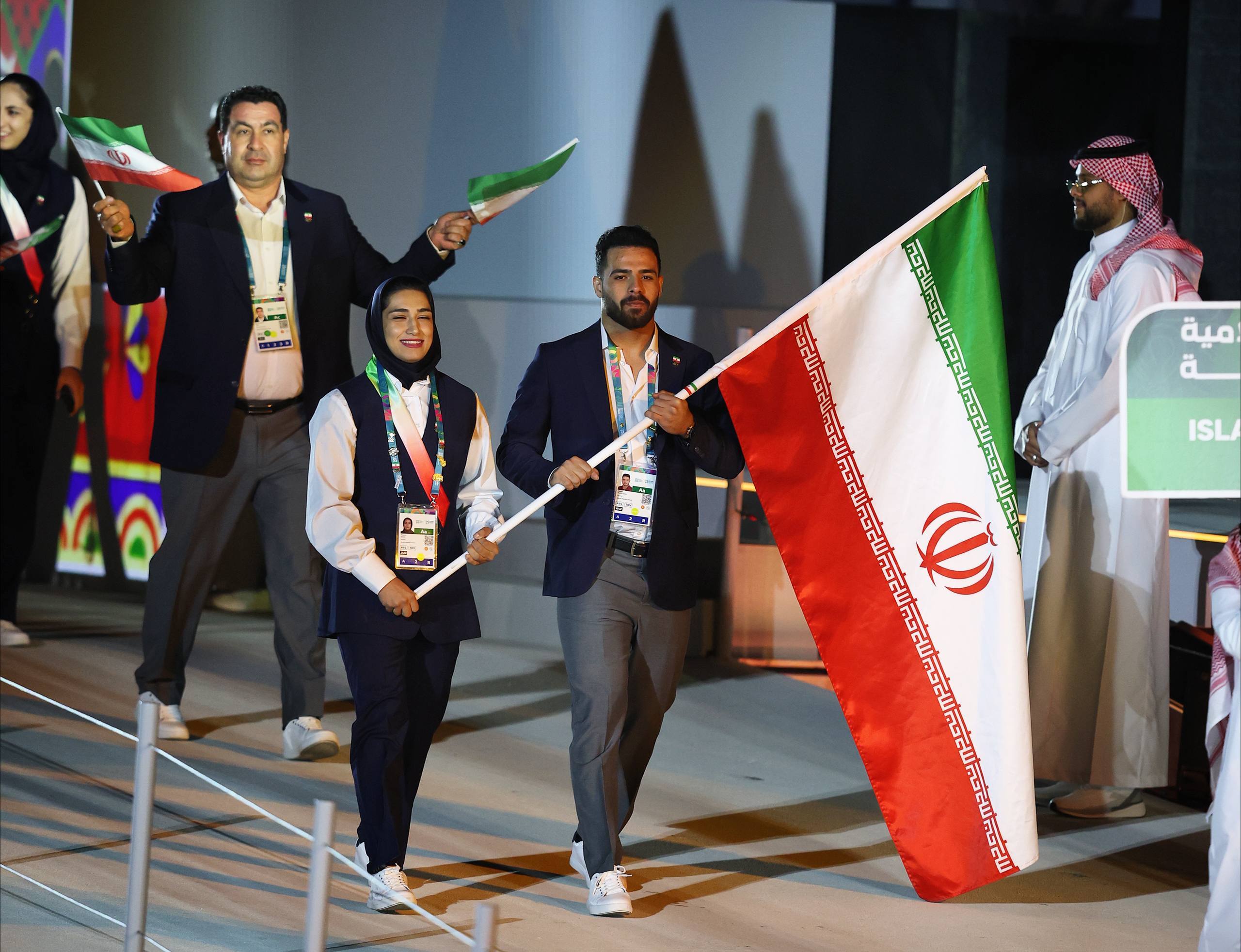 آغاز رسمی بازی های کشورهای اسلامی/ دنیامالی کاروان سفیران اقتدار را ایستاده تشویق کرد آغاز رسمی بازی های کشورهای اسلامی/ دنیامالی کاروان سفیران اقتدار را ایستاده تشویق کرد