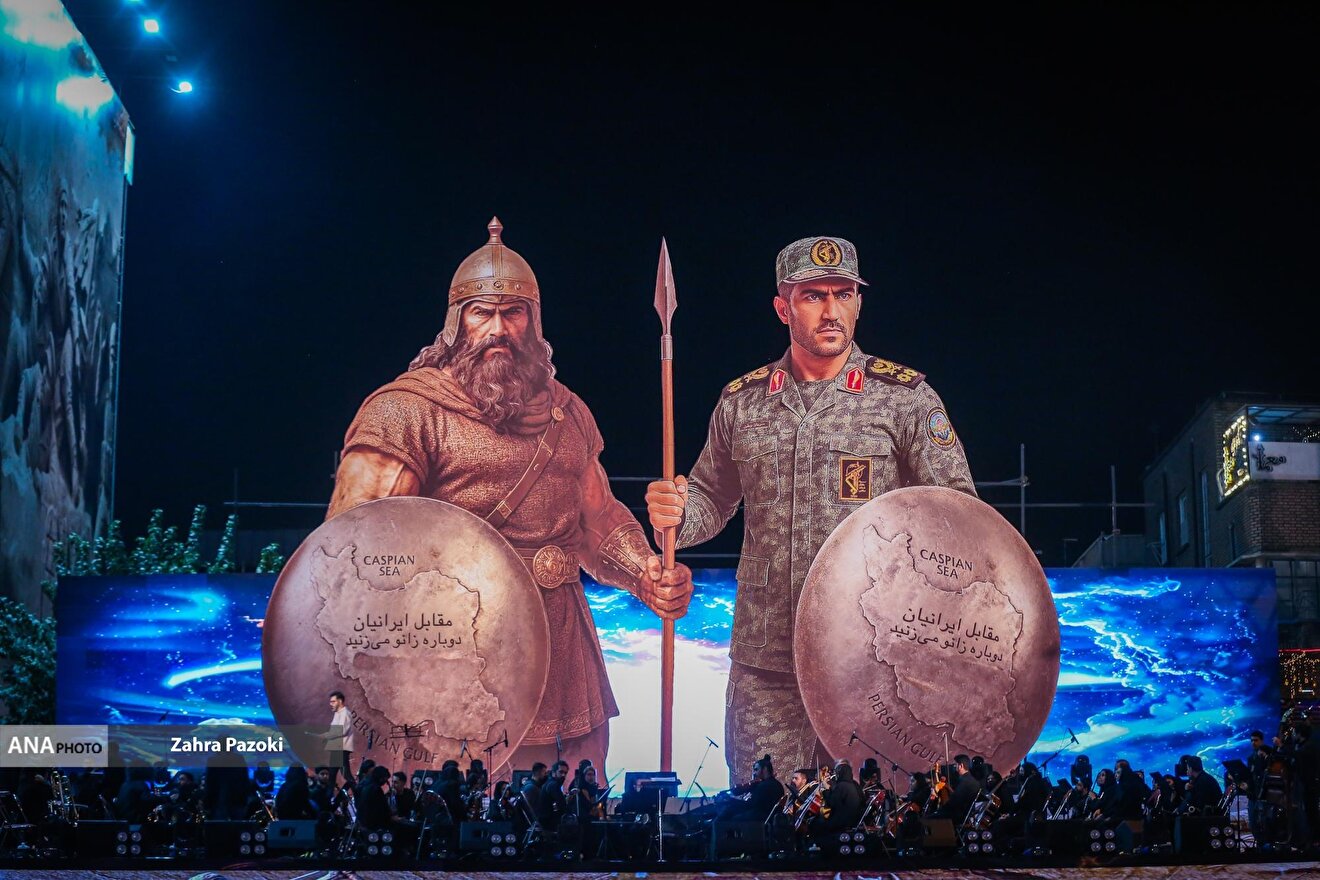 رونمایی مجسمه «زانو زنندگان برابر ایران»