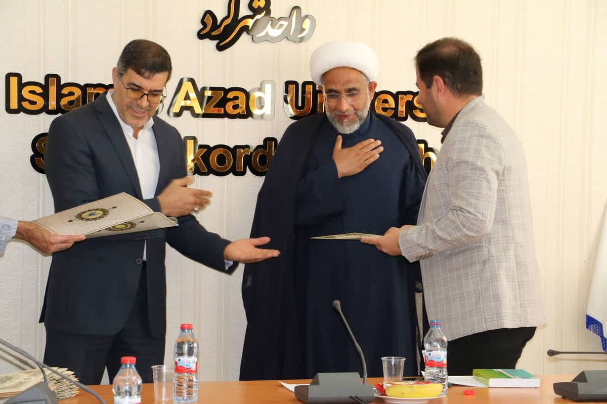 دانشجو باید هم دانش بیاموزد و هم معنویت خود را با قرآن کریم تقویت کند