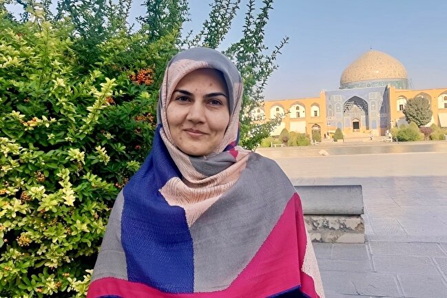 کتاب باید یکی از دوستان کودک باشد نه تنها دوستش