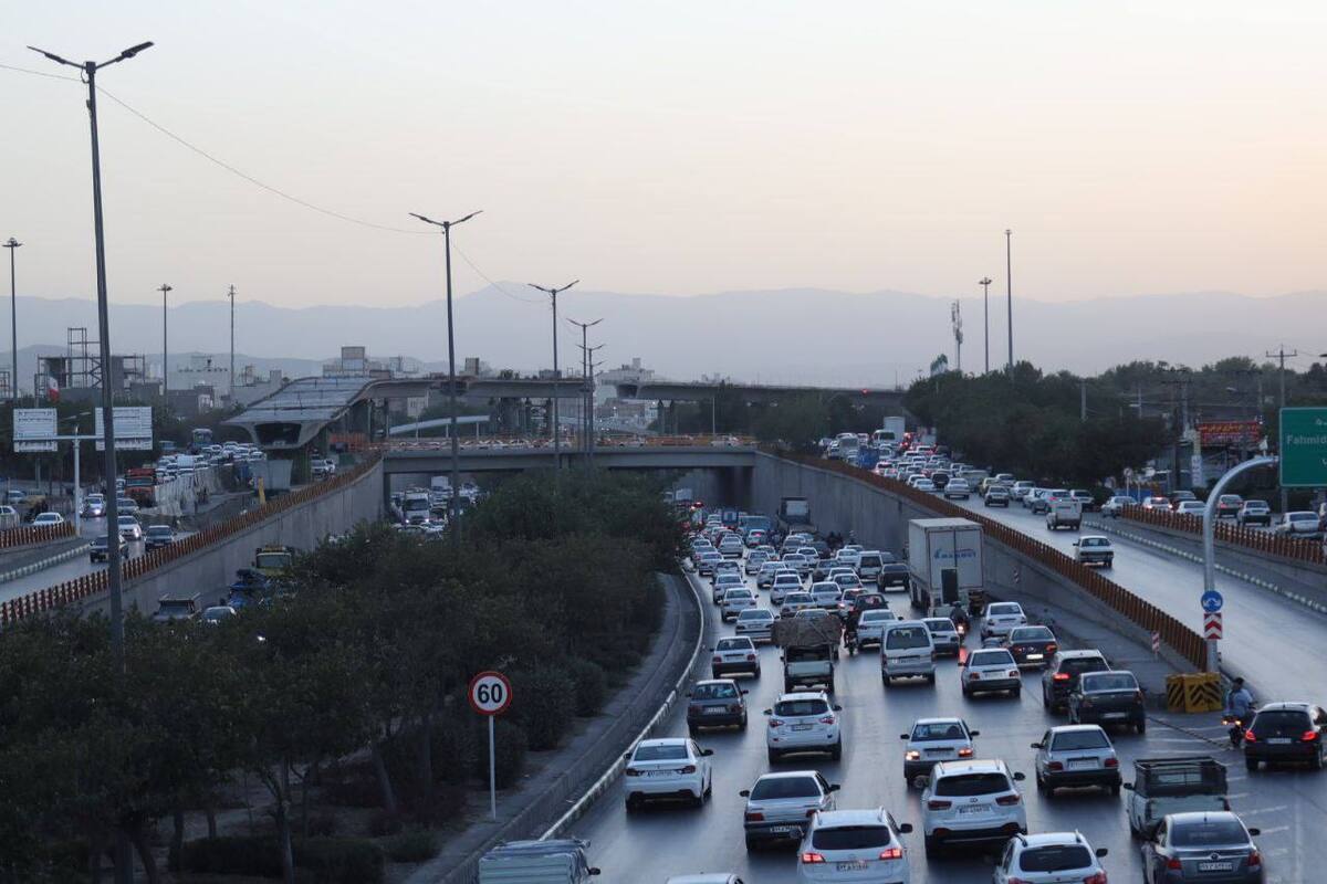 انسداد شبانه آزادراه شهید فهمیده به منظور اجرای پل عابر پیاده