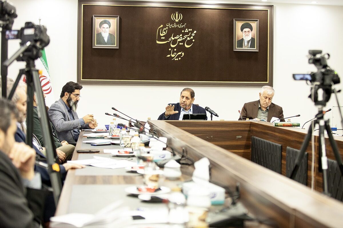 پروین: قانون اساسی بر تمام مقررات پیش و پس از انقلاب برتری دارد  نظارت شرعی شورای نگهبان «فاقد محدودیت زمانی» است